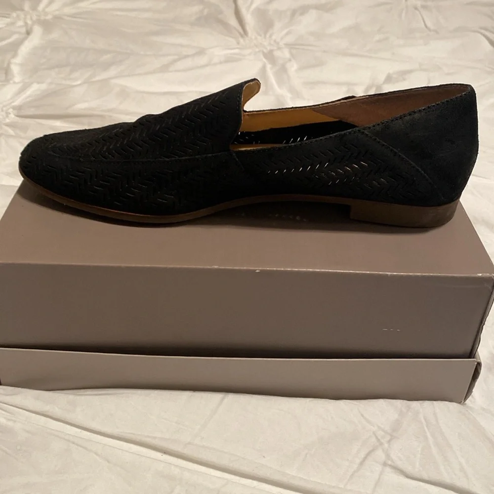 Size 9m Woman’s Loafer Shoes - Picture 3 of 9